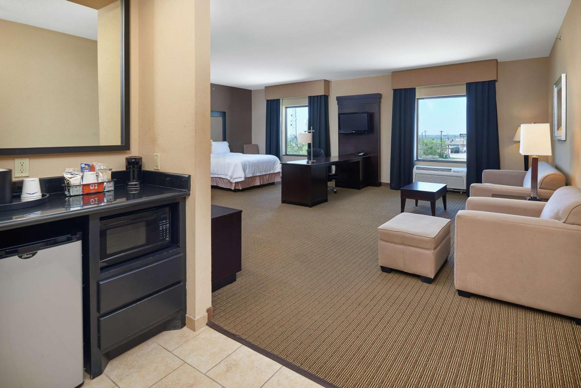 Hampton Inn & Suites Decatur Bagian luar foto