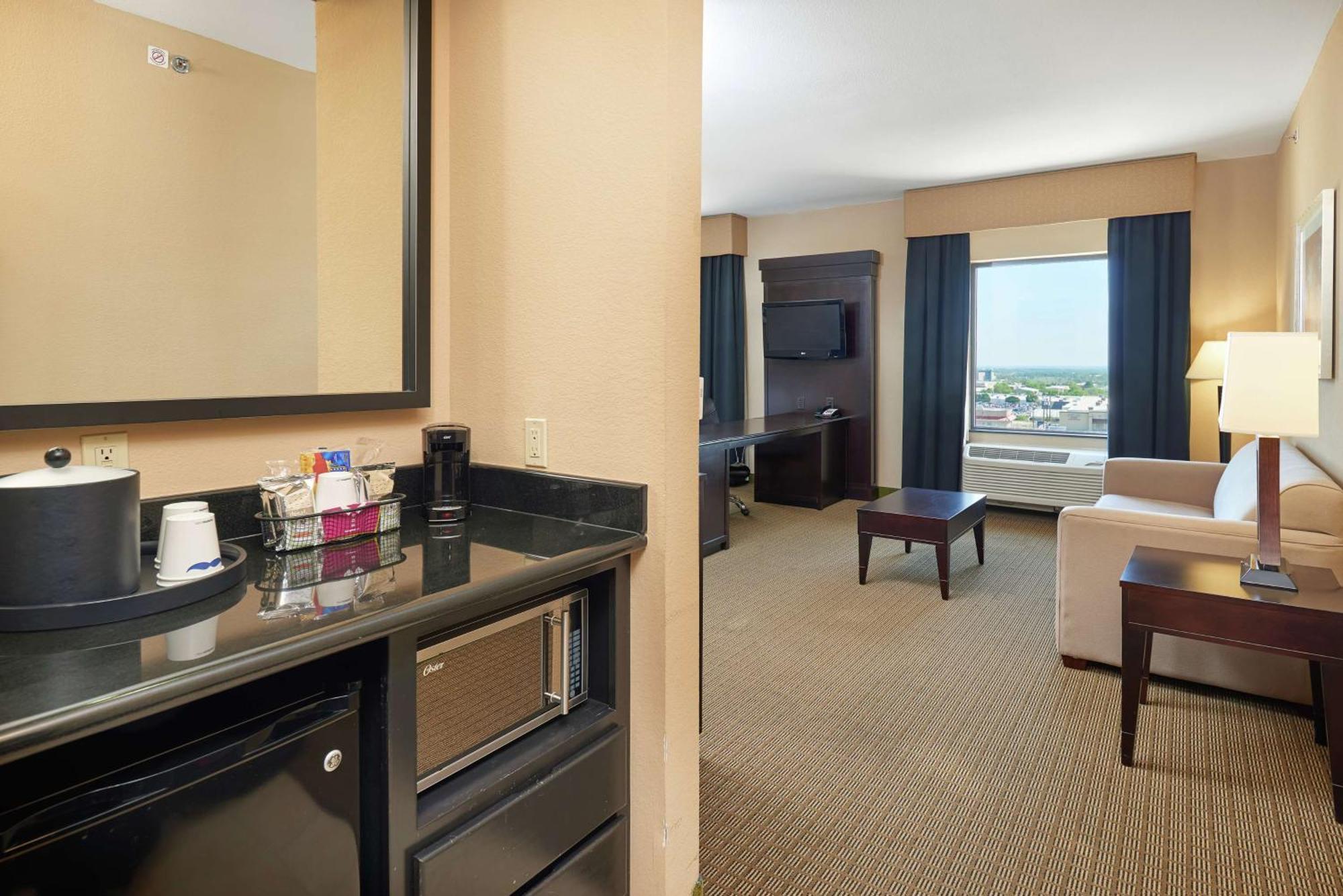 Hampton Inn & Suites Decatur Bagian luar foto