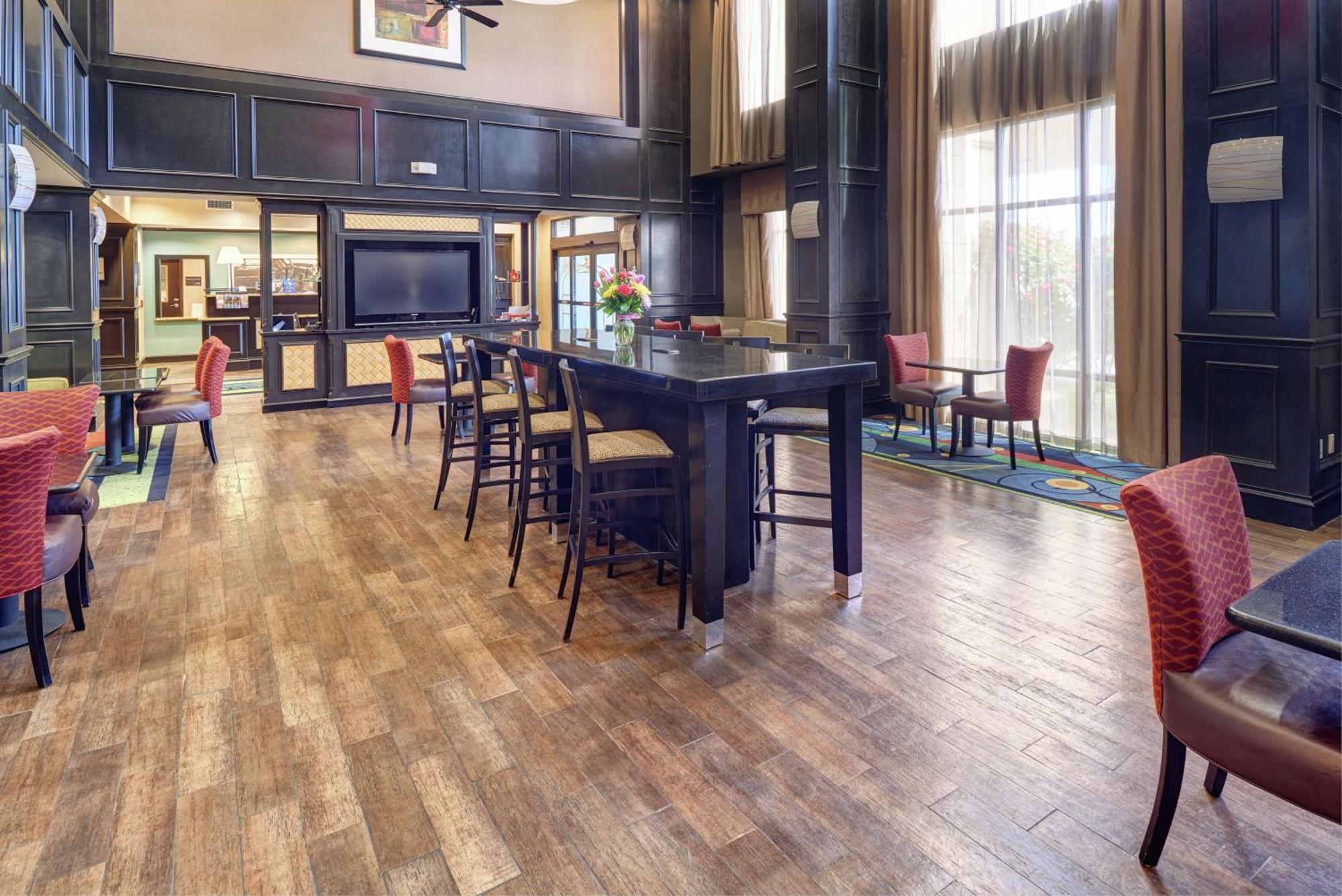Hampton Inn & Suites Decatur Bagian luar foto