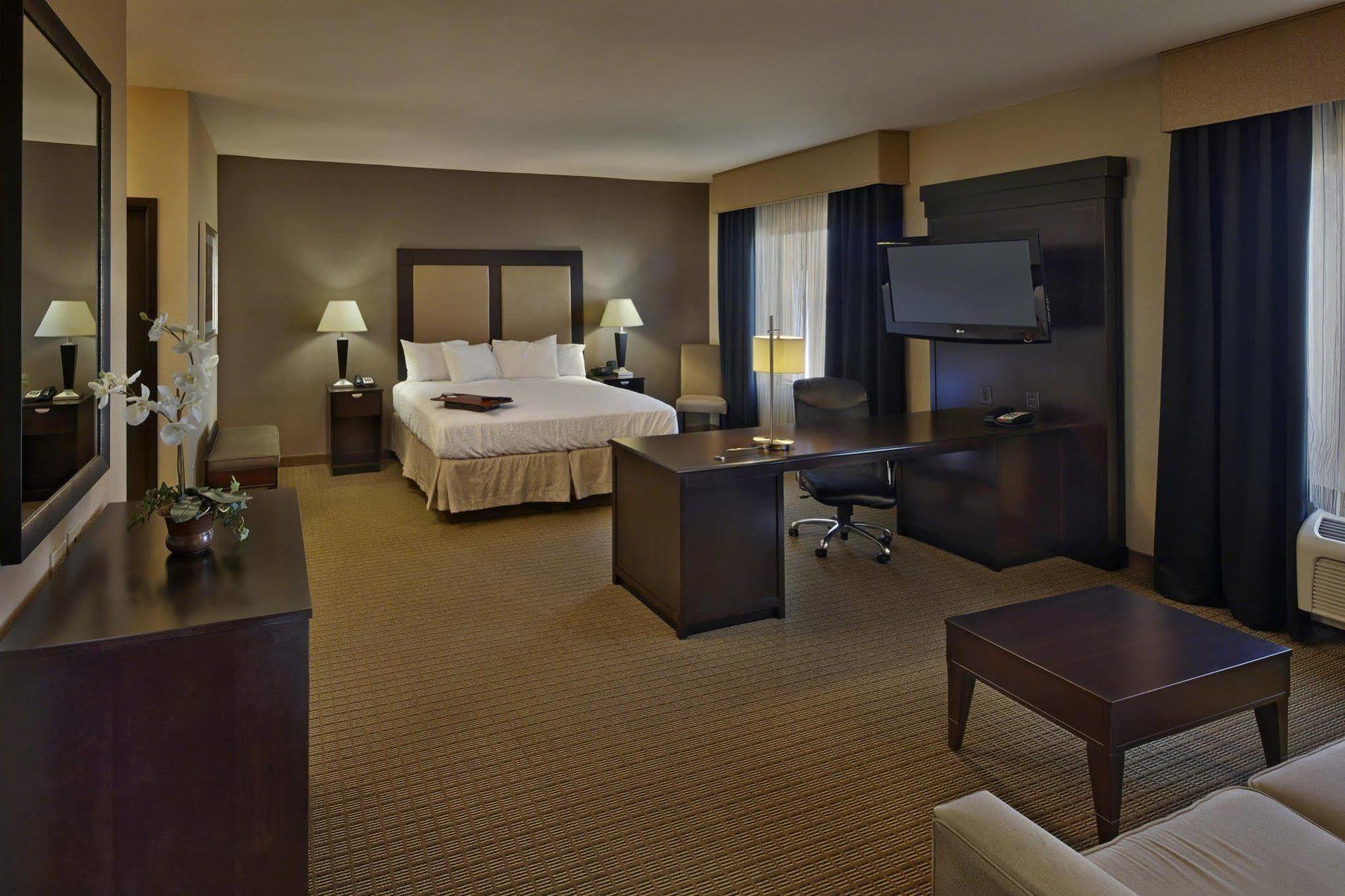 Hampton Inn & Suites Decatur Bagian luar foto